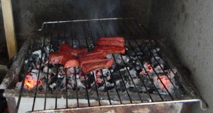 Köyde mangalın közünde pişen etler