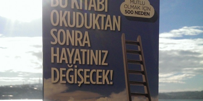Deniz kenarında kitap tanıtım afişi bu kitabı okuduktan sonra hayatınız değişecek yazıyor